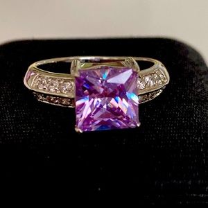 🩷🌟🌸 HOST PICK 🌸🌟🩷 Amethyst gemstone Silver Ring